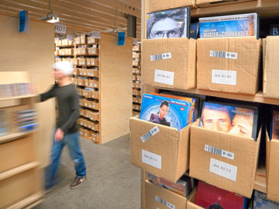 Momox Warenlager Medien